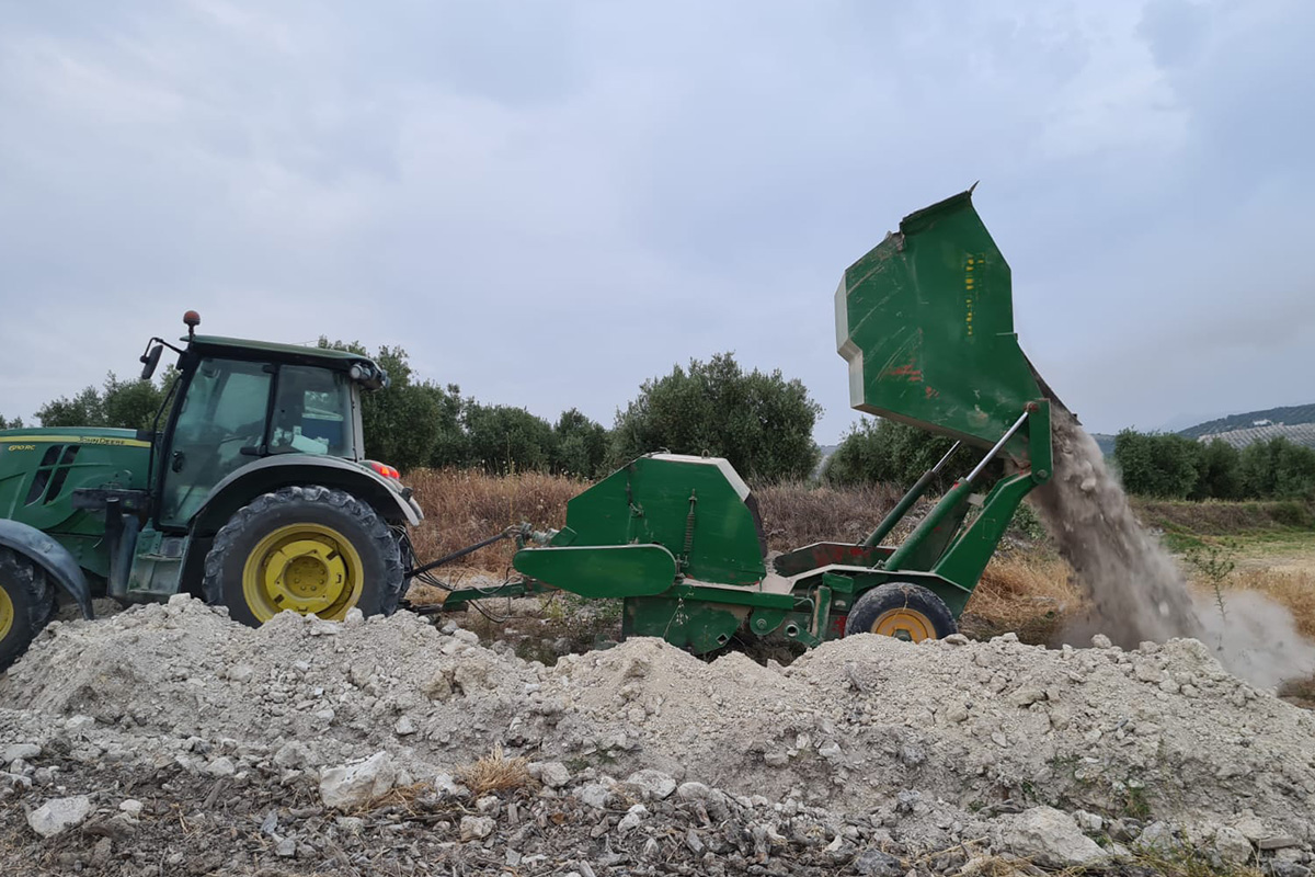 Agrónomos Arrebola recogida piedra